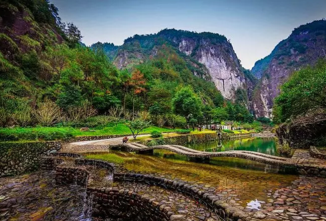 地址:溫州市永嘉縣沙頭鎮(zhèn)珠岸村永嘉書院